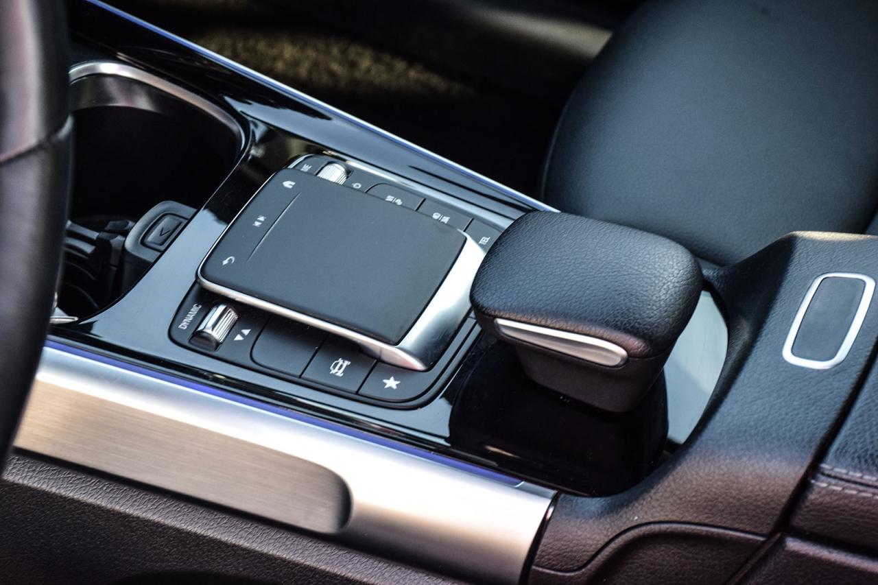 2023 Mercedes-Benz GLB-Class GLB 250 4MATIC NO ACCIDENT DIGITAL DASH PANO ROOF Photo