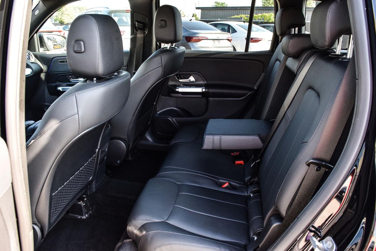 2023 Mercedes-Benz GLB-Class GLB 250 4MATIC NO ACCIDENT DIGITAL DASH PANO ROOF Photo