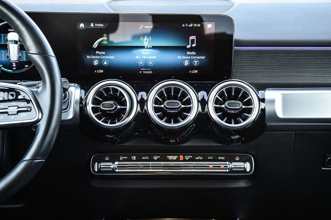 2023 Mercedes-Benz GLB-Class GLB 250 4MATIC NO ACCIDENT DIGITAL DASH PANO ROOF Photo