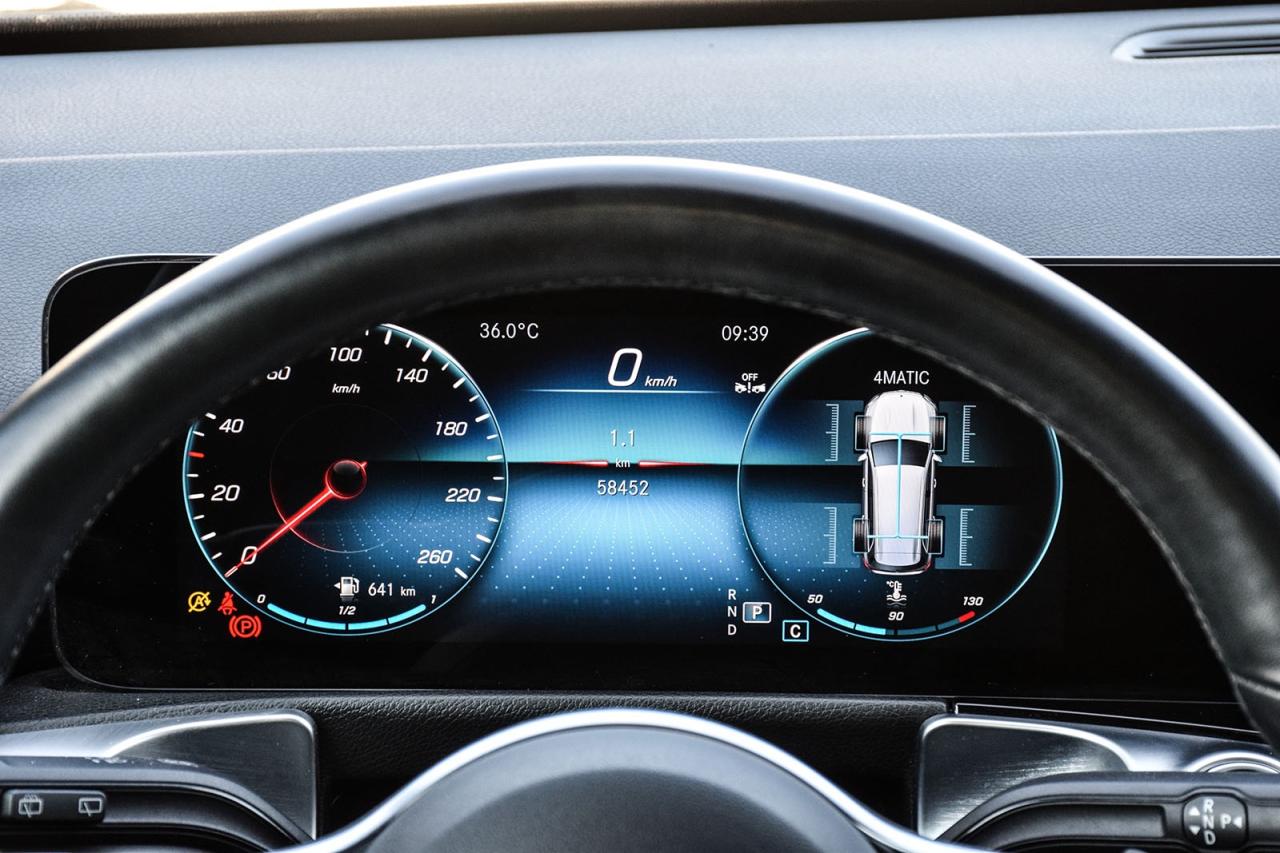 2023 Mercedes-Benz GLB-Class GLB 250 4MATIC NO ACCIDENT DIGITAL DASH PANO ROOF Photo