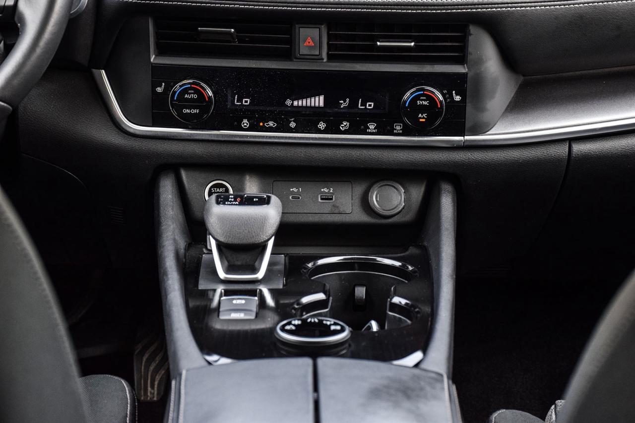 2023 Nissan Rogue SV NO ACCIDENTS PANO ROOF BLINDSPOT MONITOR Photo