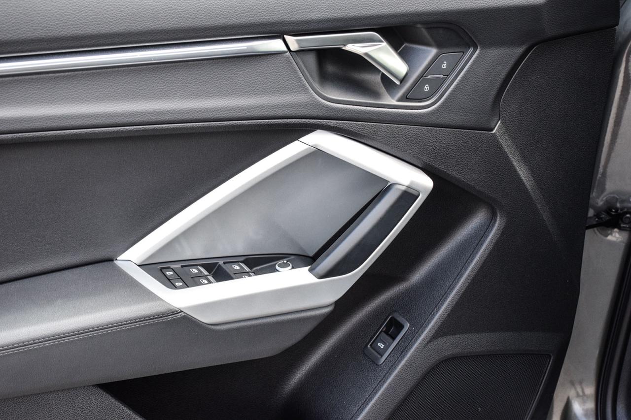 2023 Audi Q3 Progressiv No Accidents Panoroof BSM LDW Photo