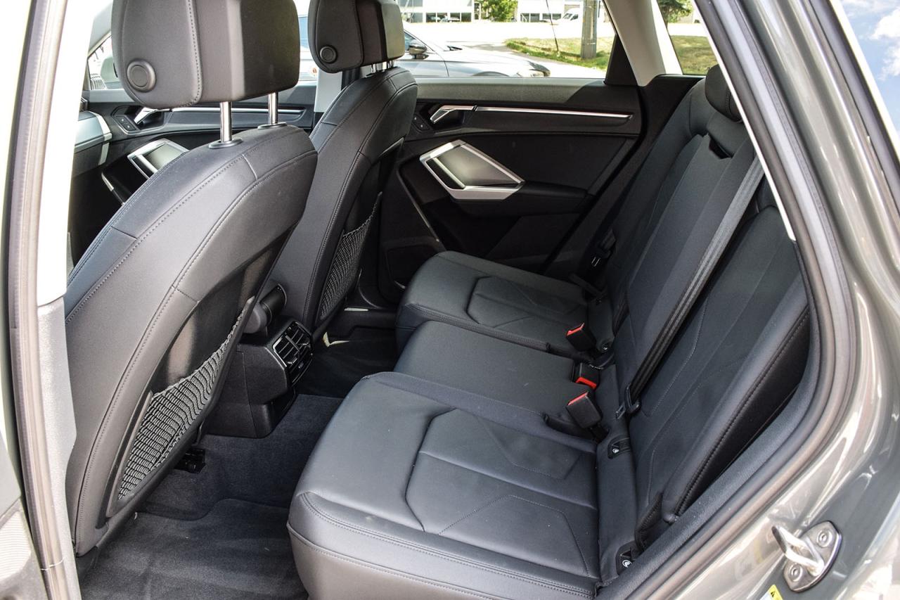 2023 Audi Q3 Progressiv No Accidents Panoroof BSM LDW Photo