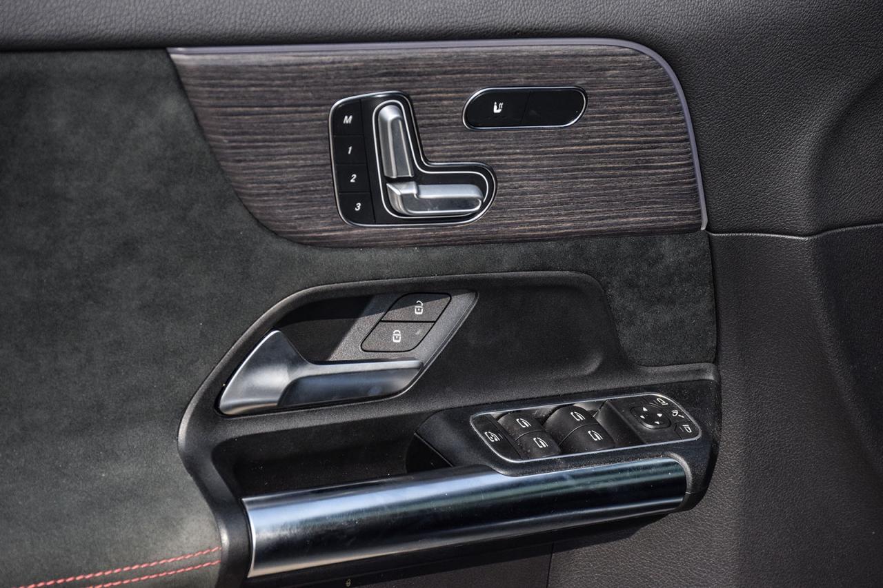 2022 Mercedes-Benz GLA GLA250 AMG No Accident Digi Dash Ambient Lighting Photo