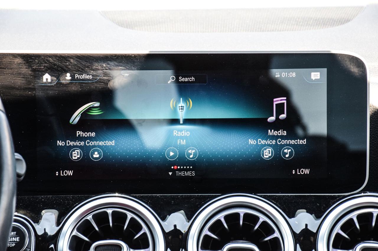 2021 Mercedes-Benz GLA GLA250 NO ACCIDENT AMG RED LEATHER DIGITAL DASH Photo