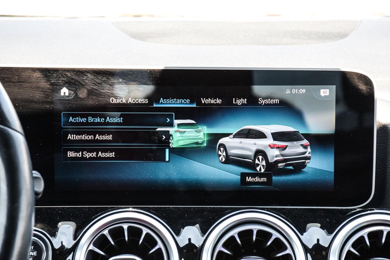 2021 Mercedes-Benz GLA GLA250 NO ACCIDENT AMG RED LEATHER DIGITAL DASH Photo