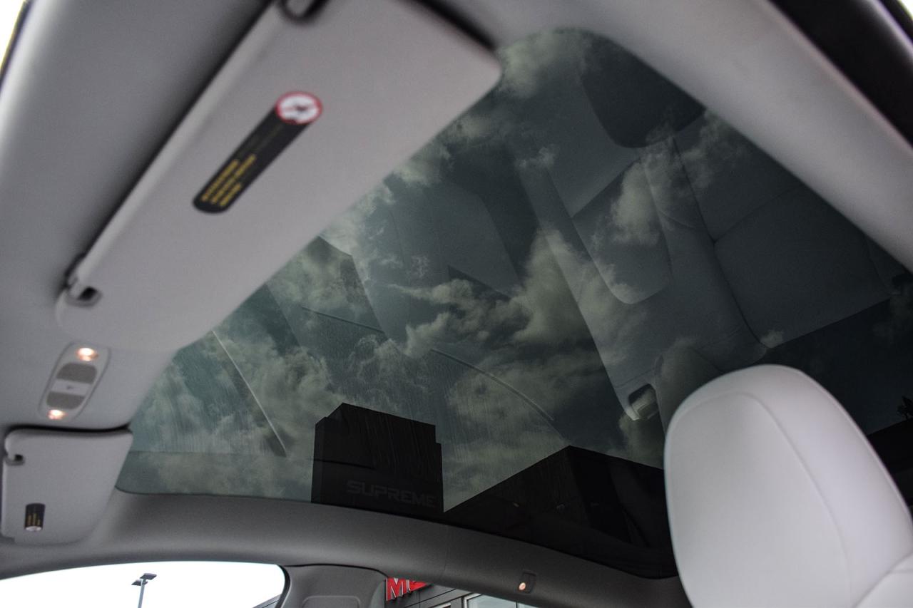 2022 Tesla Model Y LR AWD NO ACCIDENT WHITE LEATHER AUTOPILOT COMPUTE Photo