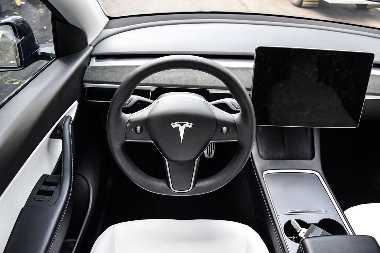 2022 Tesla Model Y LR AWD NO ACCIDENT WHITE LEATHER AUTOPILOT COMPUTE Photo