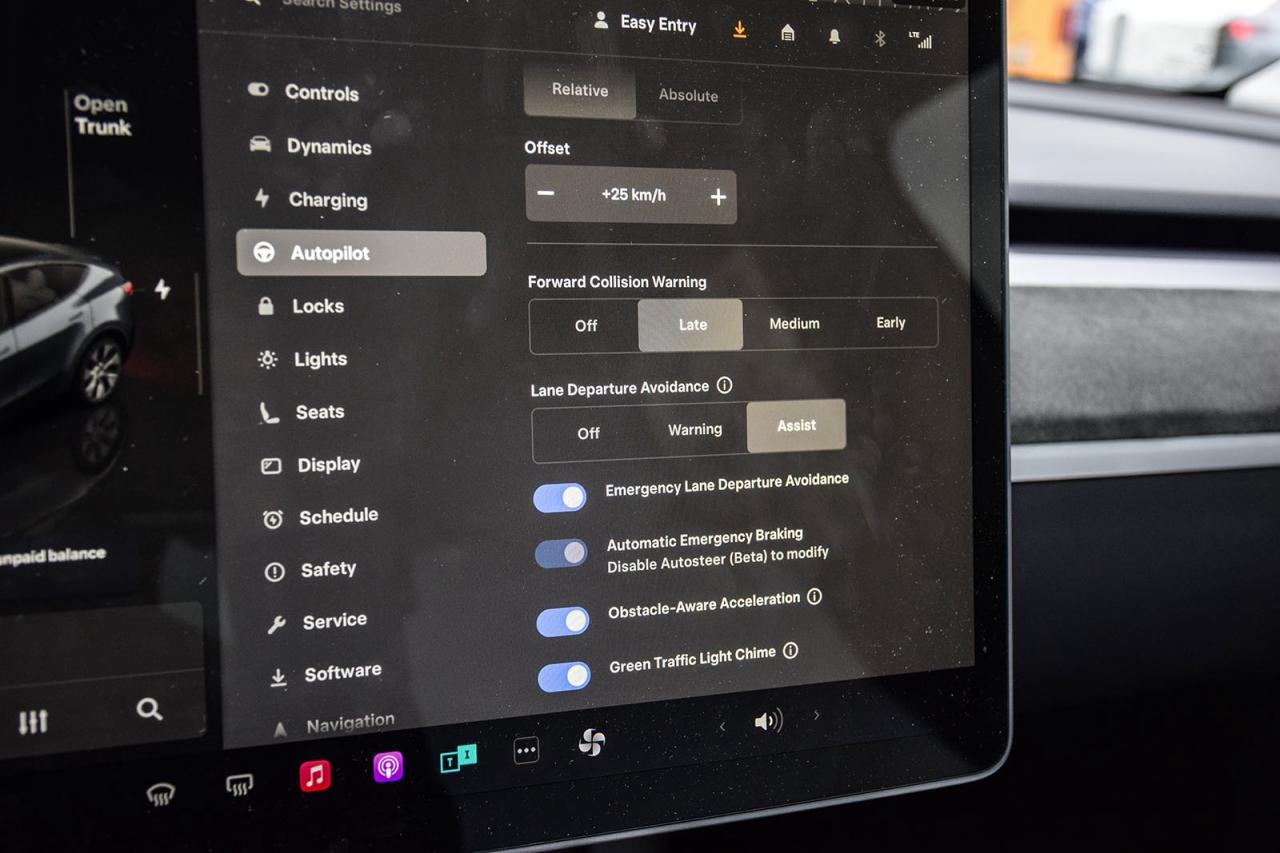 2022 Tesla Model Y LR AWD NO ACCIDENT WHITE LEATHER AUTOPILOT COMPUTE Photo