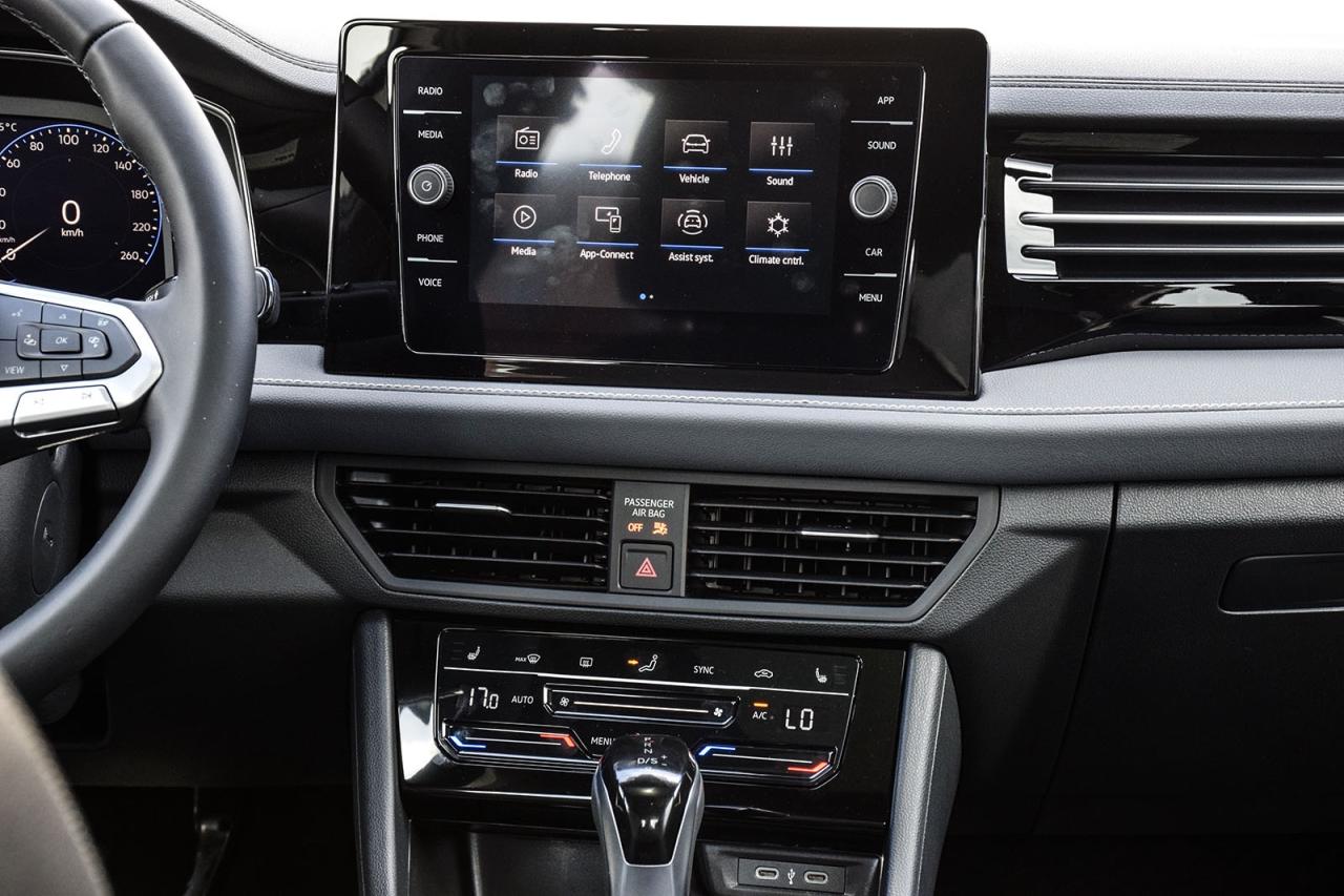 2025 Volkswagen Jetta COMFORTLINE SPORTS PKG / CLEAN CARFAX / SUNROOF Photo