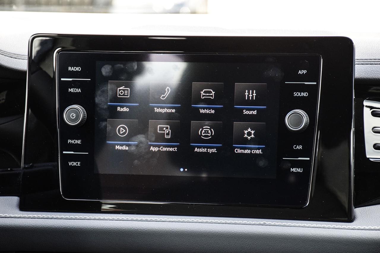 2025 Volkswagen Jetta COMFORTLINE SPORTS PKG / CLEAN CARFAX / SUNROOF Photo