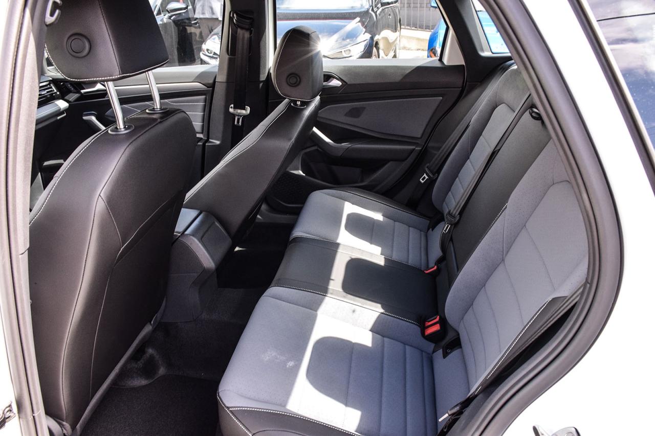 2025 Volkswagen Jetta COMFORTLINE SPORTS PKG / CLEAN CARFAX / SUNROOF Photo