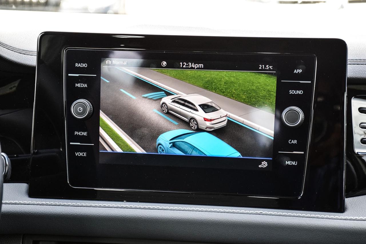 2025 Volkswagen Jetta COMFORTLINE SPORTS PKG / CLEAN CARFAX / SUNROOF Photo