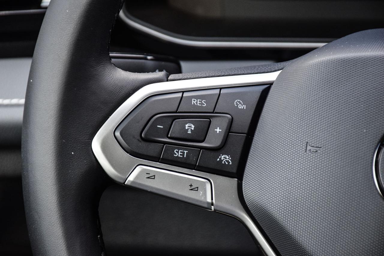 2025 Volkswagen Jetta COMFORTLINE SPORTS PKG / CLEAN CARFAX / SUNROOF Photo