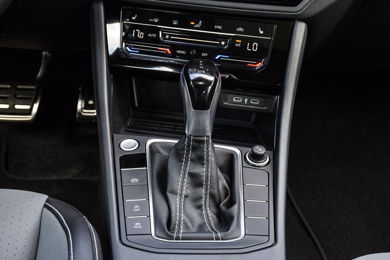 2025 Volkswagen Jetta COMFORTLINE SPORTS PKG / CLEAN CARFAX / SUNROOF Photo