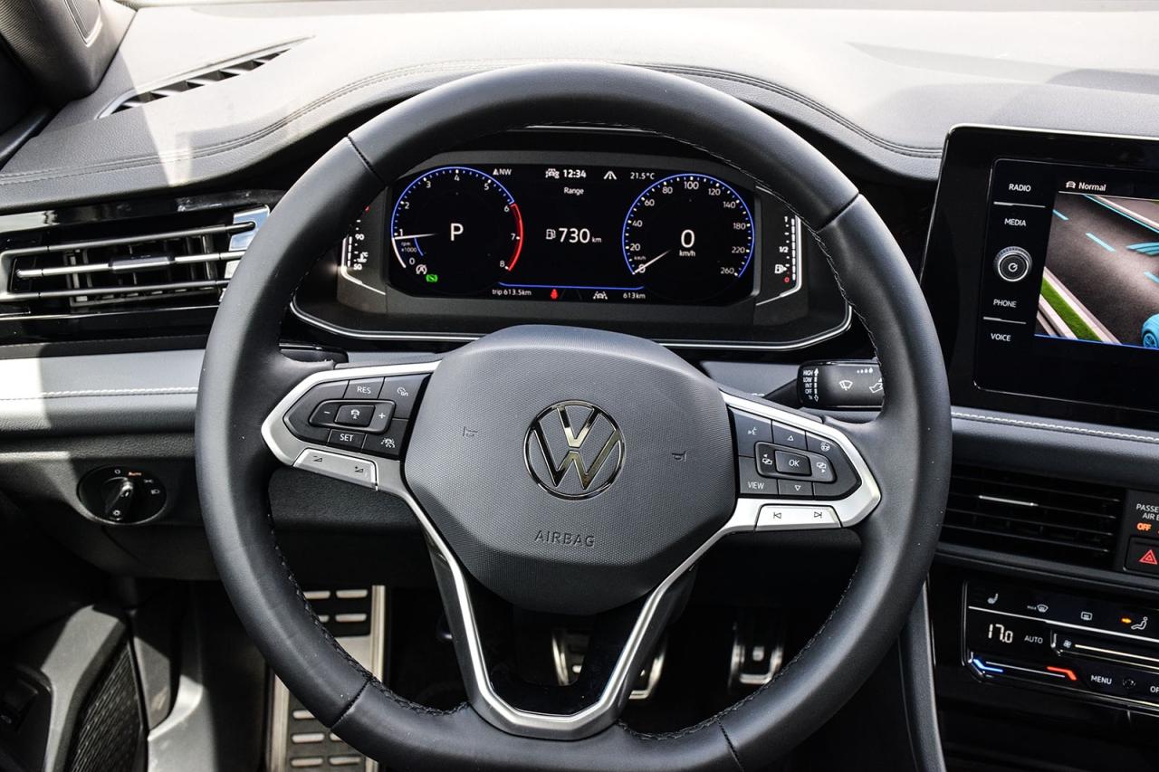 2025 Volkswagen Jetta COMFORTLINE SPORTS PKG / CLEAN CARFAX / SUNROOF Photo