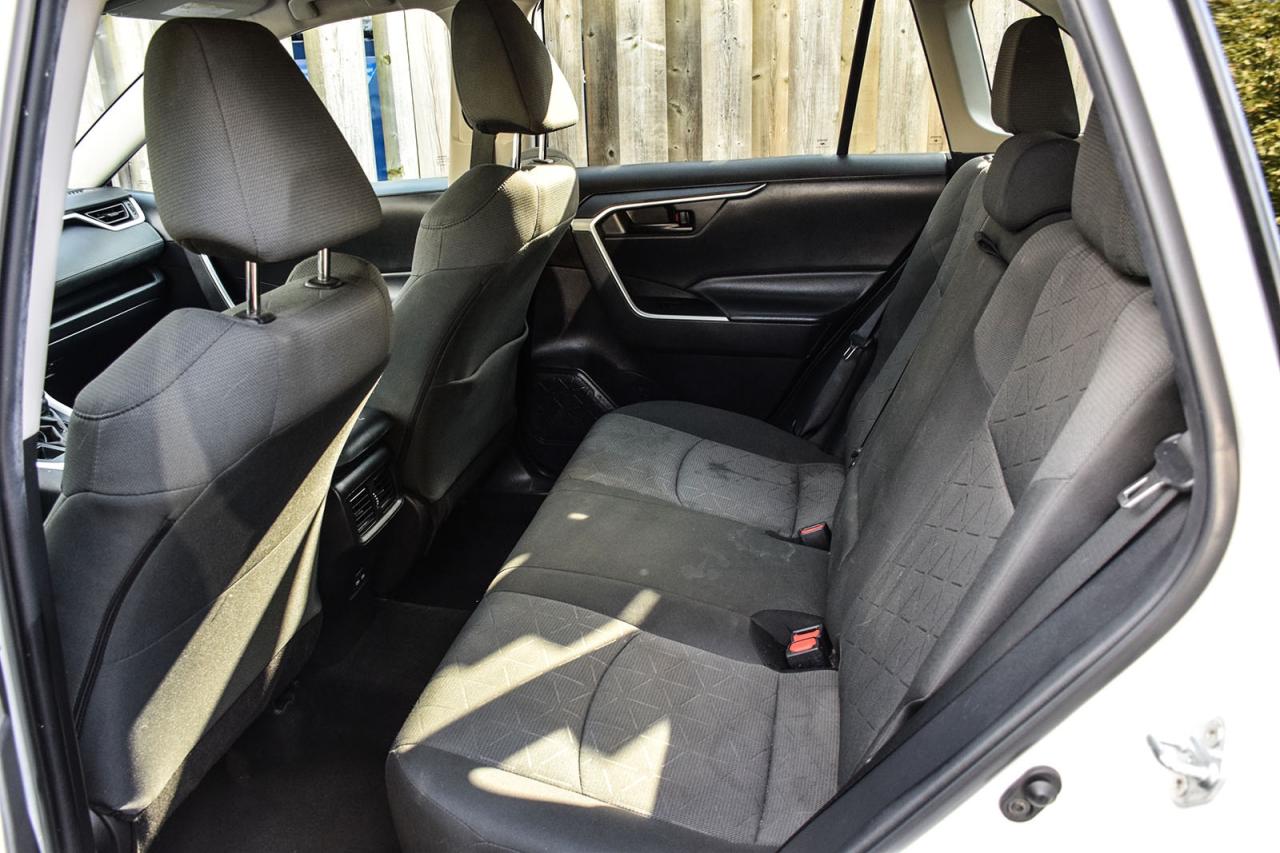 2022 Toyota RAV4 LE NO ACCIDENT TOYOTA SAFETY SENSE Photo