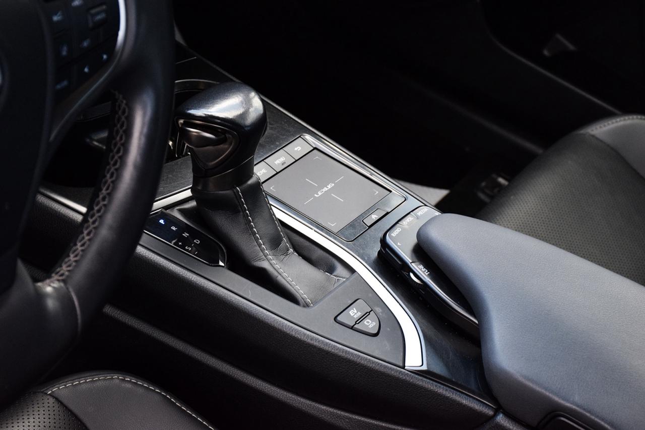 2021 Lexus UX UX 250H NO ACCIDENTS SUNROOF FCW LKAS Photo