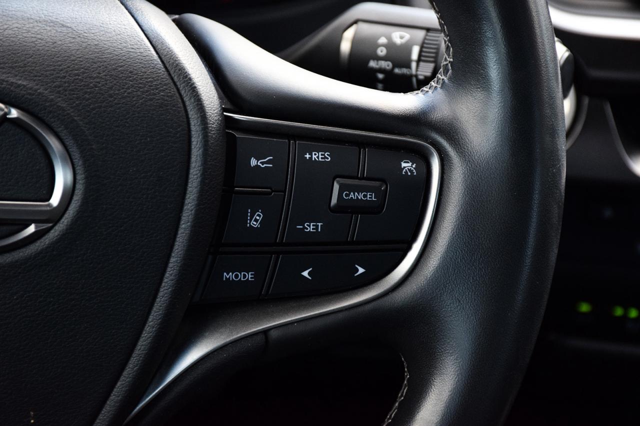 2021 Lexus UX UX 250H NO ACCIDENTS SUNROOF FCW LKAS Photo