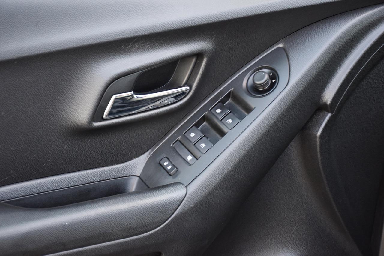 2021 Chevrolet Trax LT NO ACCIDENTS LEATHER CARPLAY AWD Photo