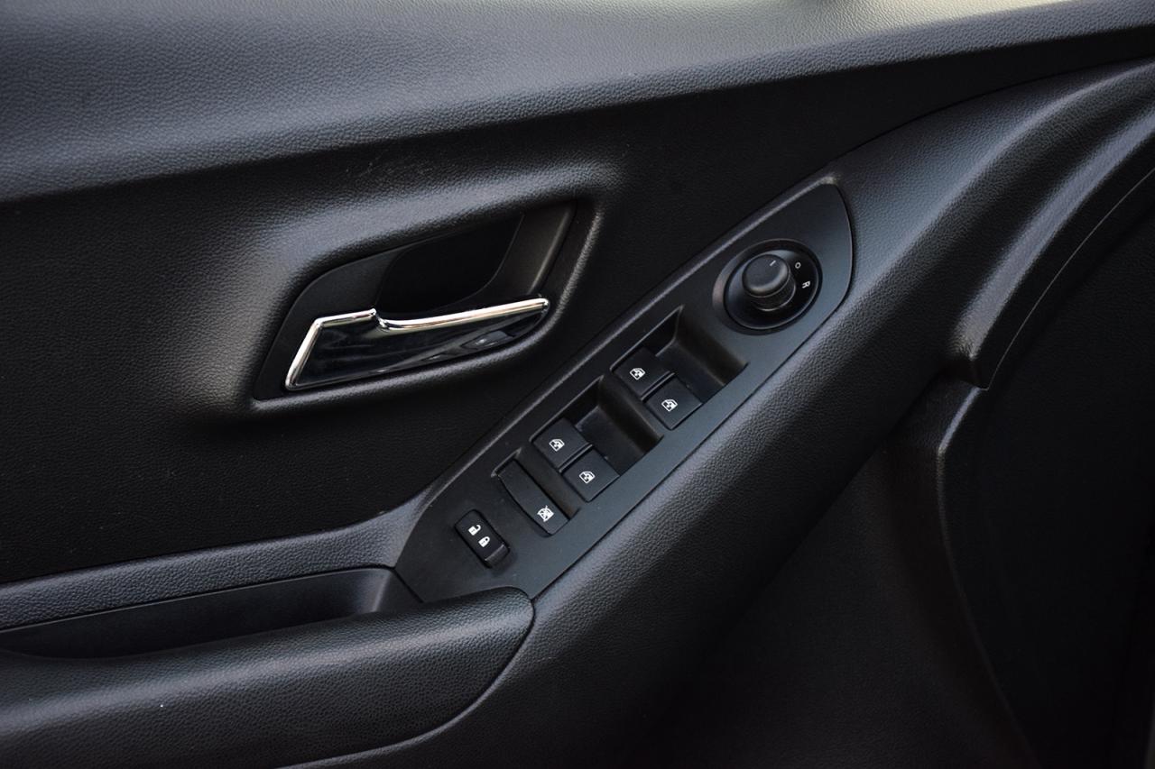 2021 Chevrolet Trax LT NO ACCIDENTS LEATHER CARPLAY AWD Photo