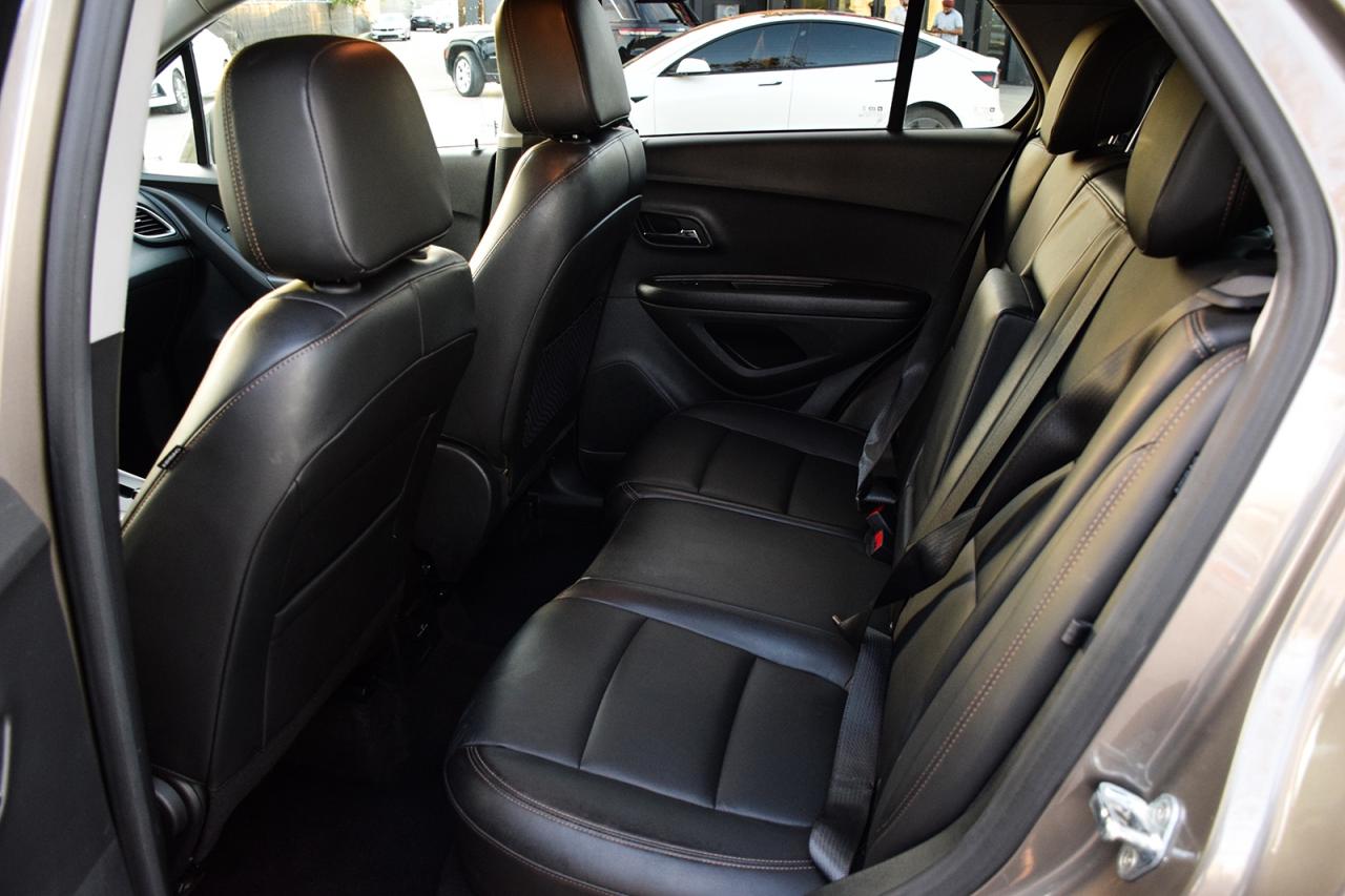 2021 Chevrolet Trax LT NO ACCIDENTS LEATHER CARPLAY AWD Photo