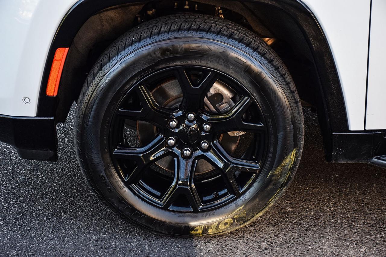 2024 Jeep Wagoneer Series II NO ACCIDENT DIGITAL DASH ADAPTIVE CRUISE Photo