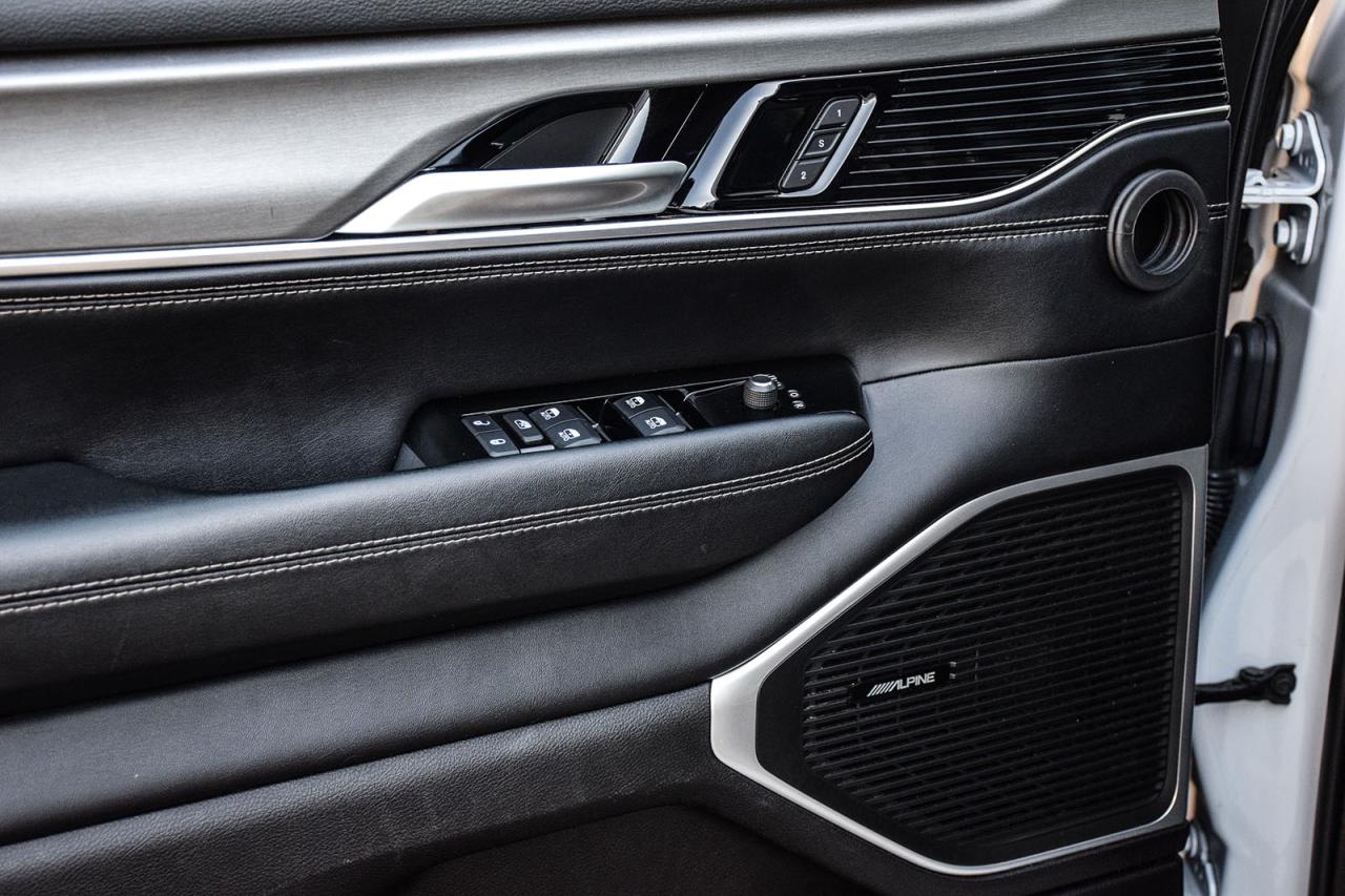 2024 Jeep Wagoneer Series II NO ACCIDENT DIGITAL DASH ADAPTIVE CRUISE Photo