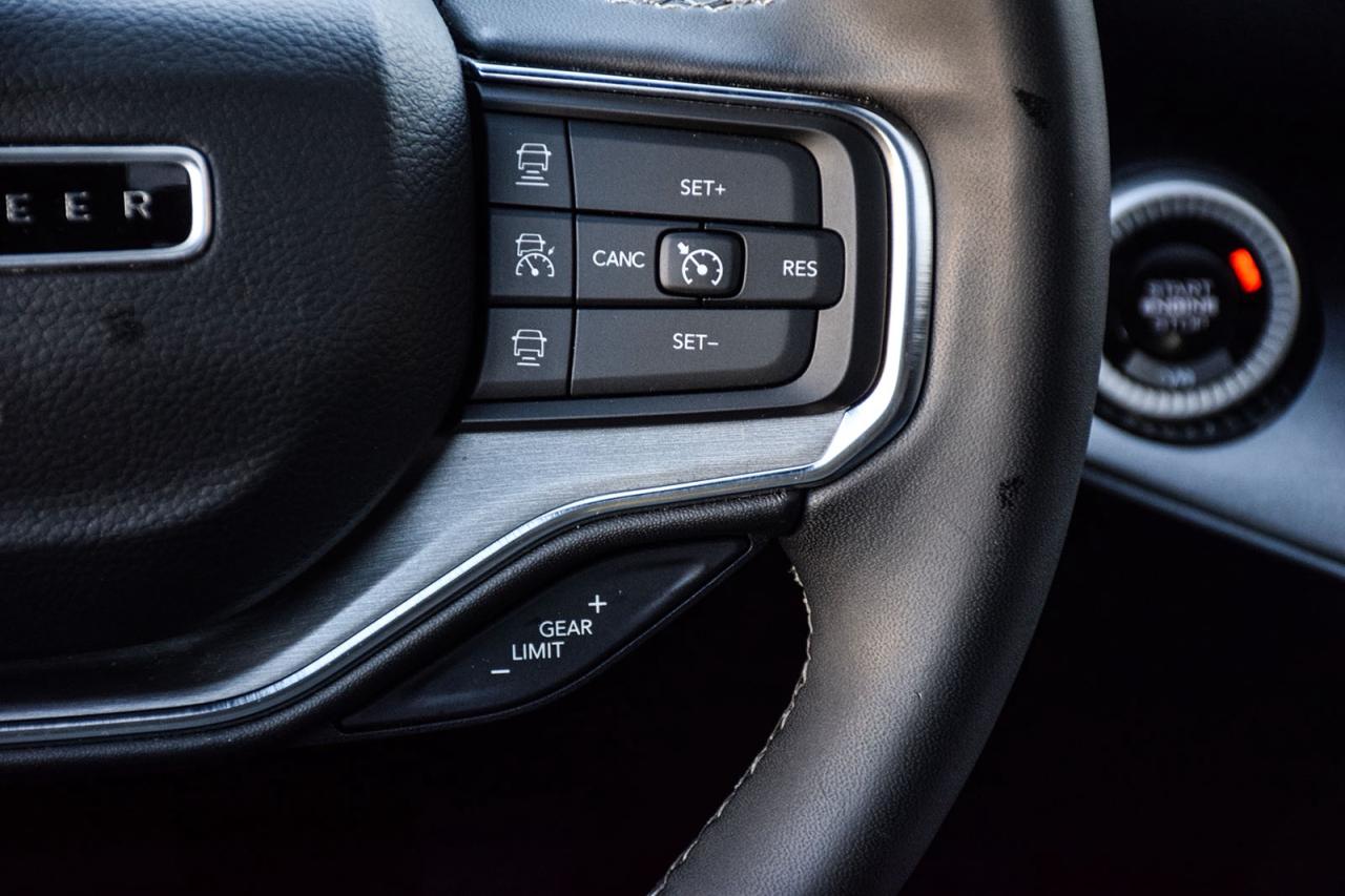 2024 Jeep Wagoneer Series II No Accident Digital Dash Panoroof Photo