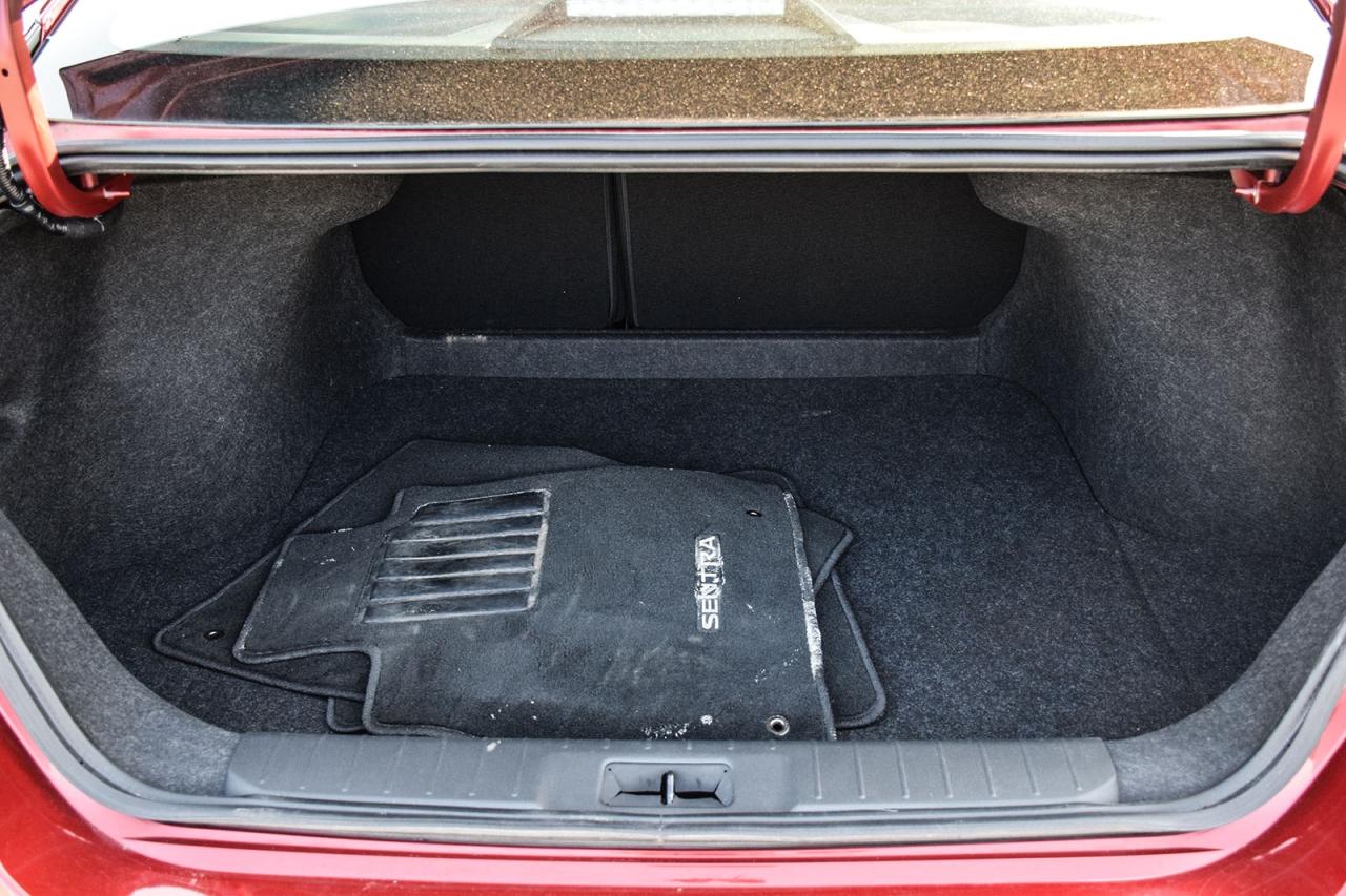 2023 Nissan Sentra SV / ONE OWNER / NO ACCIDENTS / CARPLAY Photo