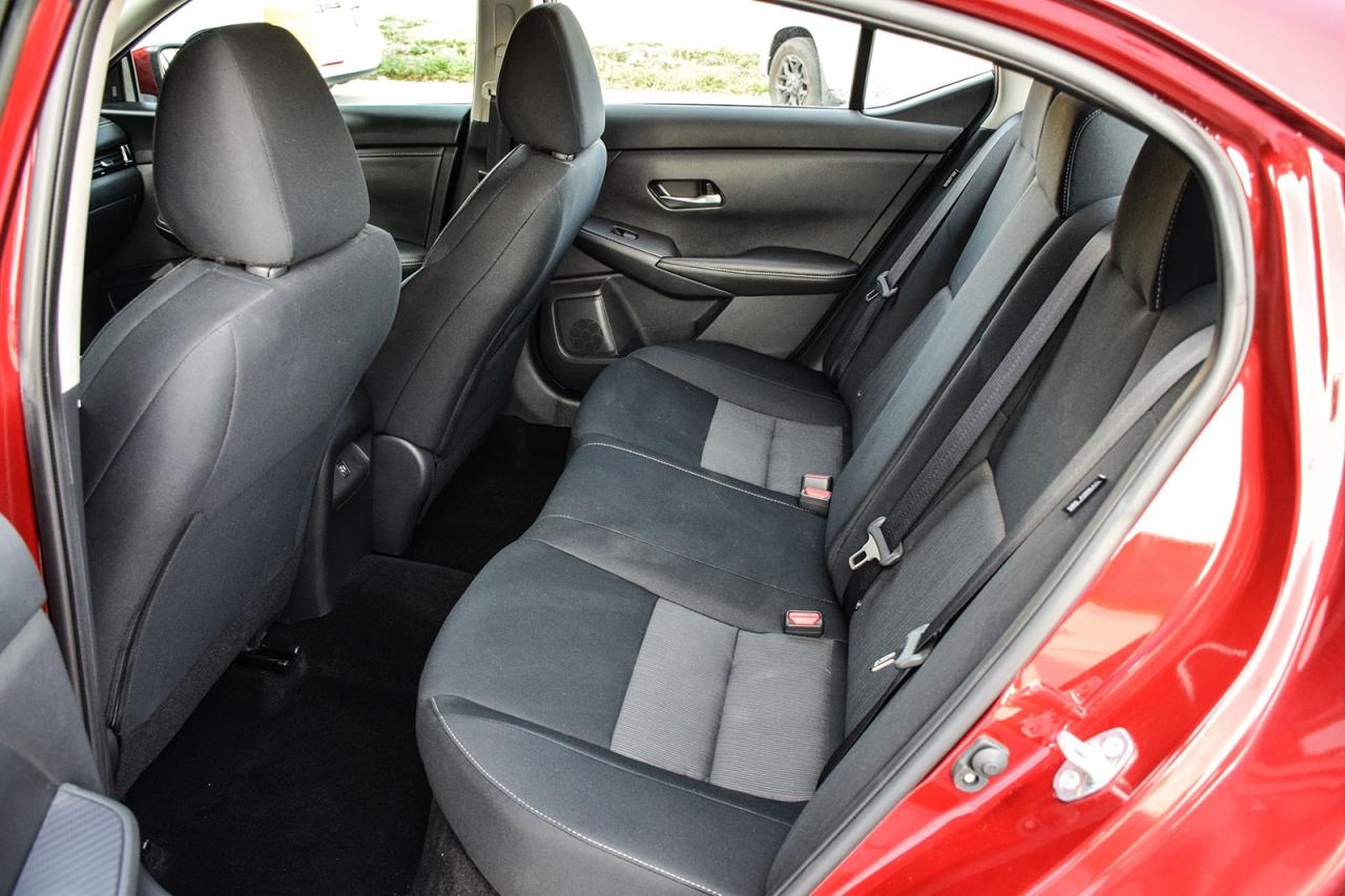 2023 Nissan Sentra SV / ONE OWNER / NO ACCIDENTS / CARPLAY Photo