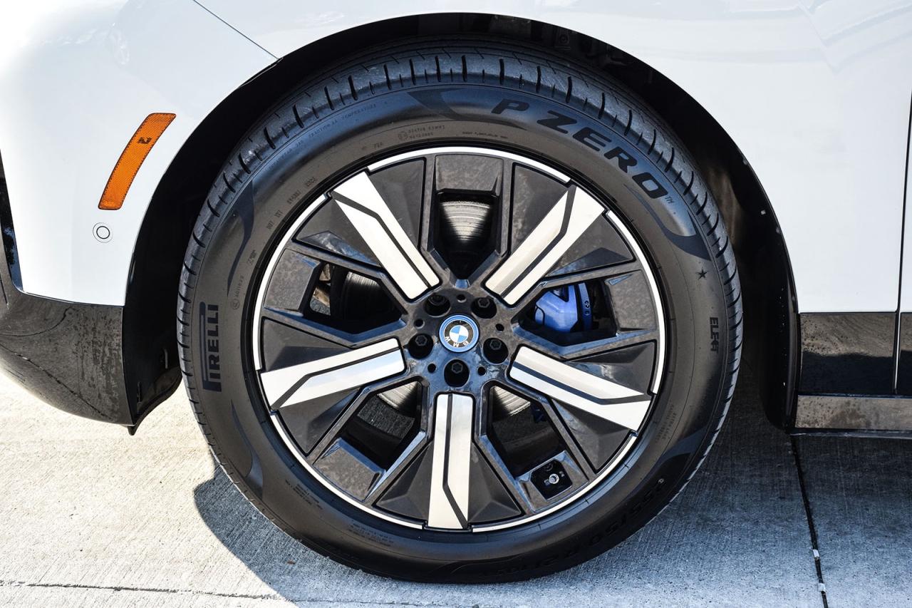 2024 BMW iX xDrive50 NO ACCIDENT MASSAGE SEATS AMBIENT LIGHTIN Photo