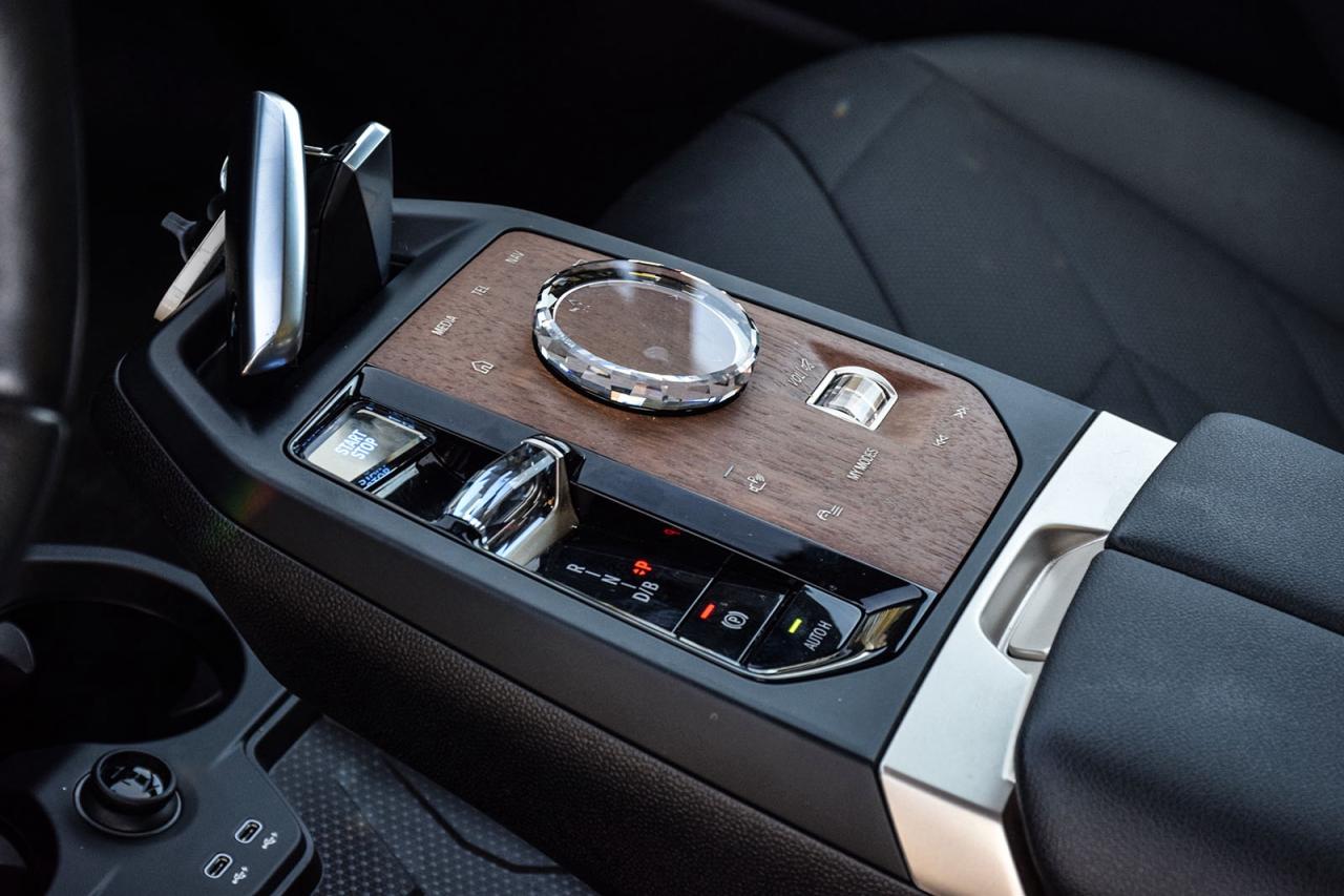 2024 BMW iX xDrive50 NO ACCIDENT MASSAGE SEATS AMBIENT LIGHTIN Photo