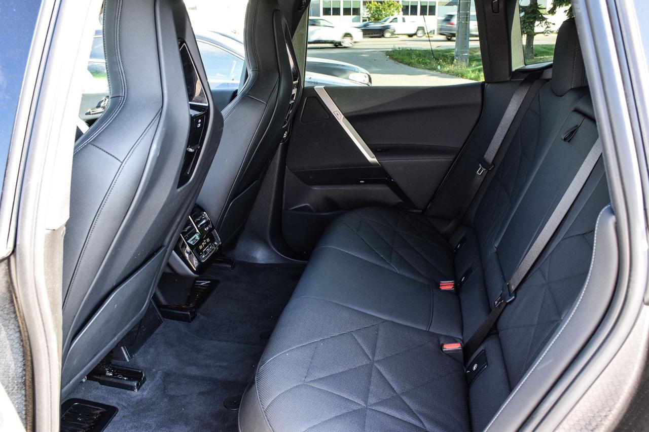 2024 BMW iX xDrive50 NO ACCIDENT MASSAGE SEATS AMBIENT LIGHTIN Photo