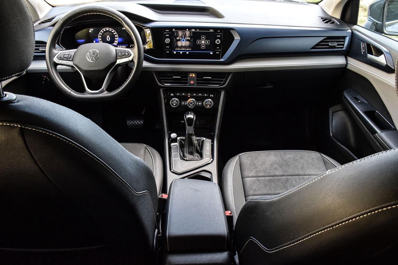 2024 Volkswagen Taos Comfortline NO ACCIDENT PANO ROOF DIGITAL DASH ADA Photo