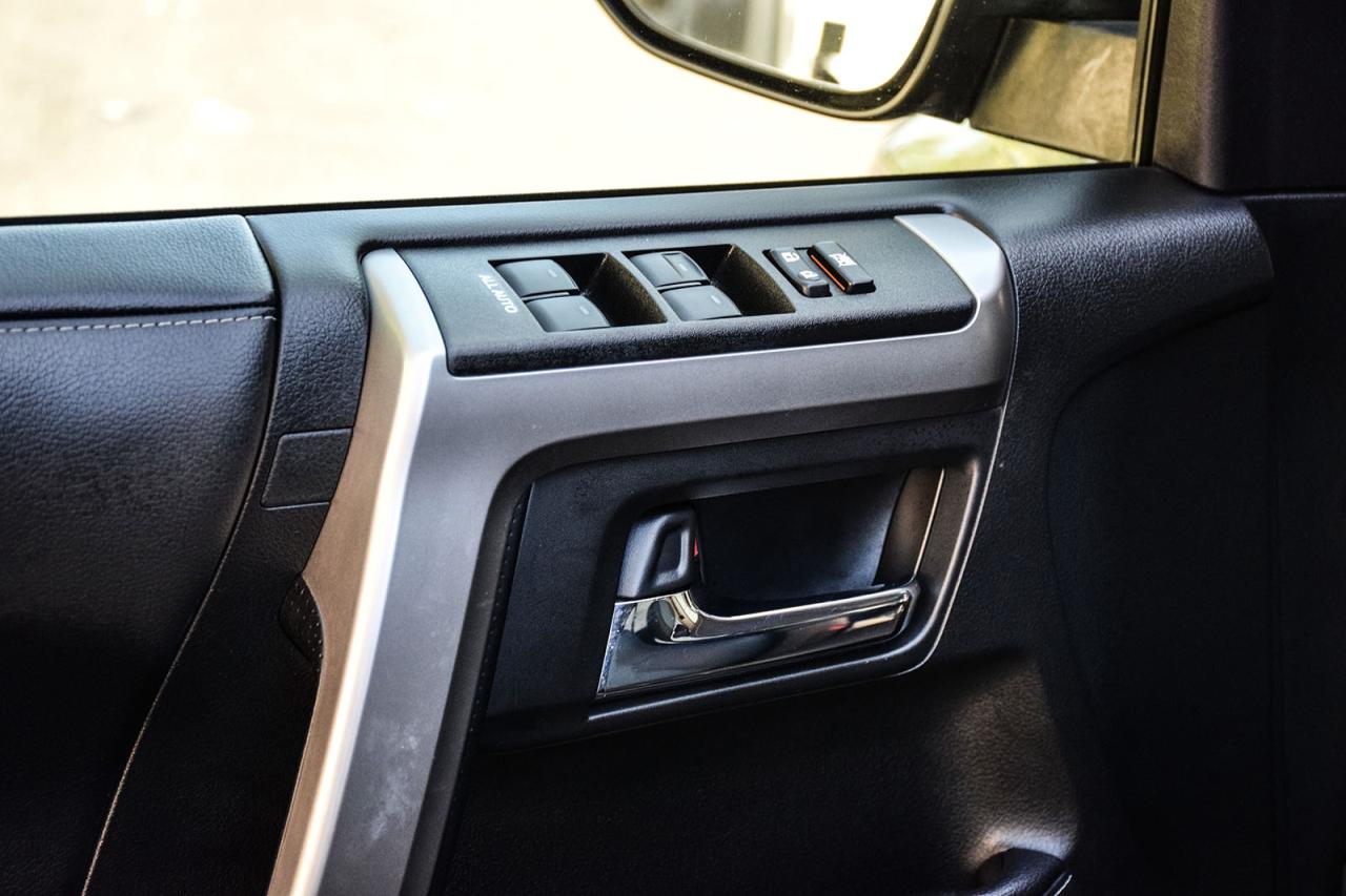 2023 Toyota 4Runner SR5 PREM LEATHER SUNROOF TOYOTA SAFETY SENSE Photo