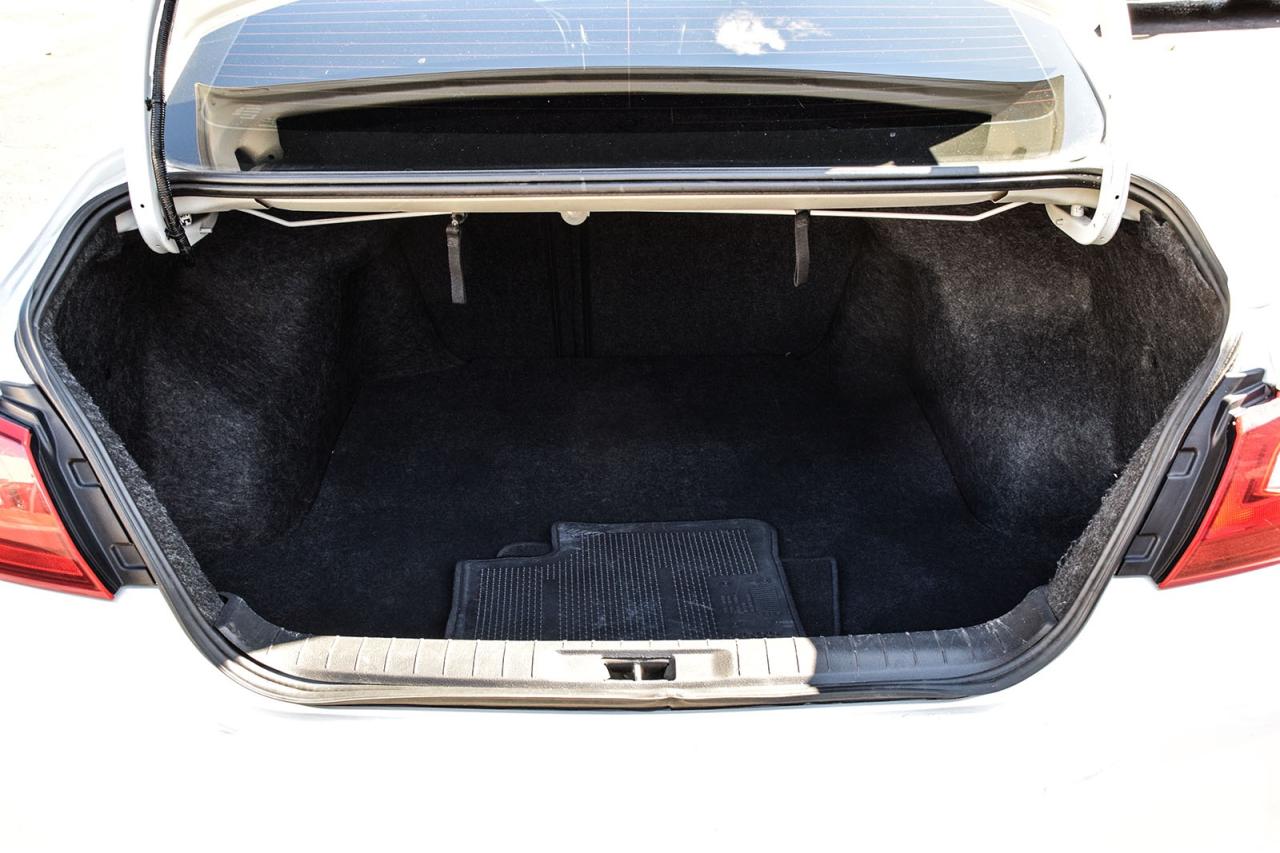 2018 Nissan Altima 2.5 SV SUNROOF AS IS SPECIAL Photo