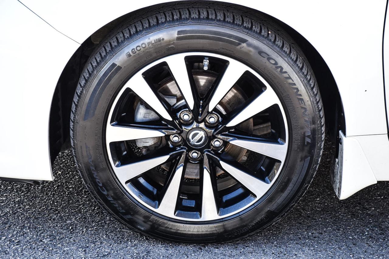 2018 Nissan Altima 2.5 SV SUNROOF AS IS SPECIAL Photo