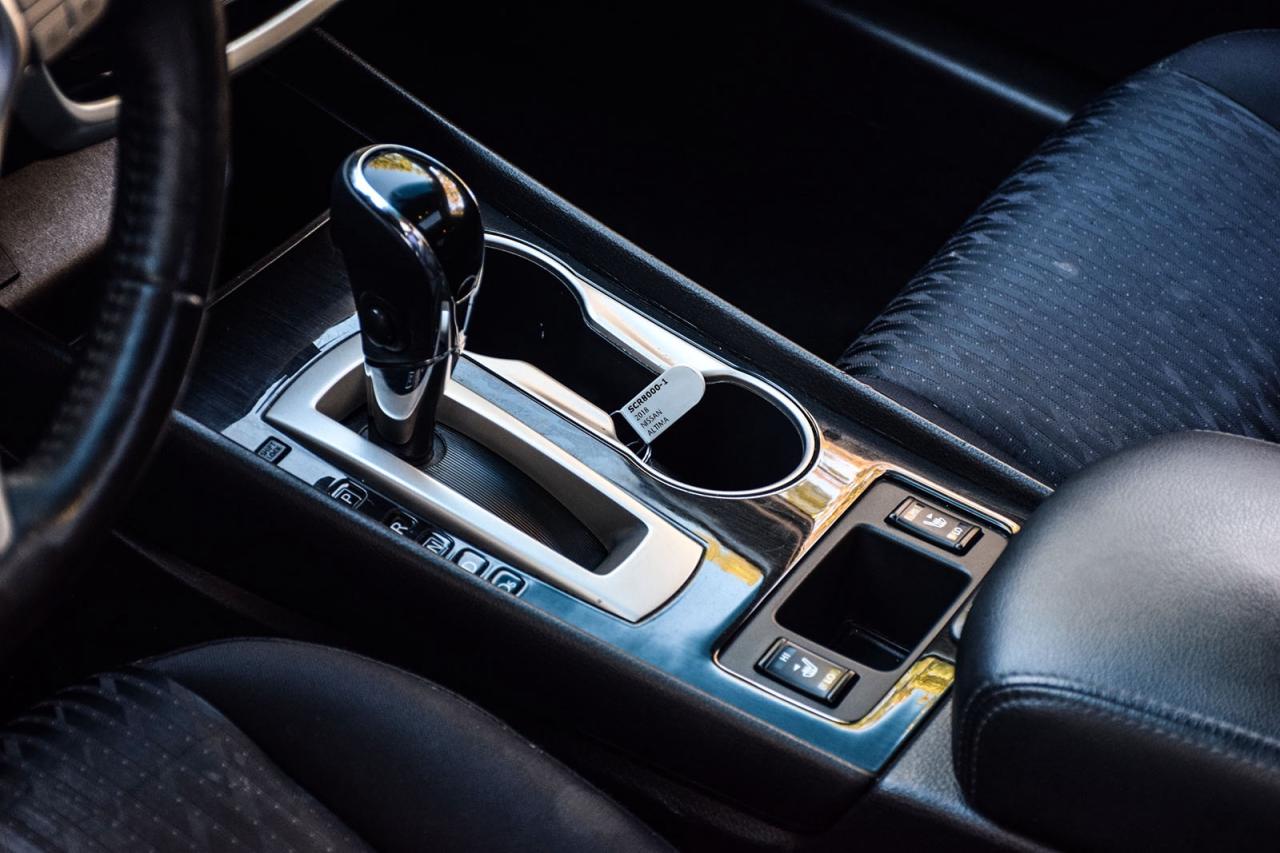 2018 Nissan Altima 2.5 SV SUNROOF AS IS SPECIAL Photo