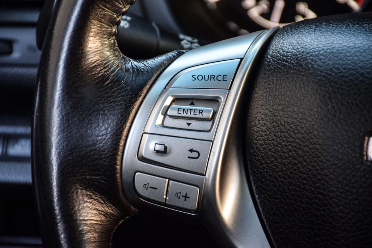 2018 Nissan Altima 2.5 SV SUNROOF AS IS SPECIAL Photo