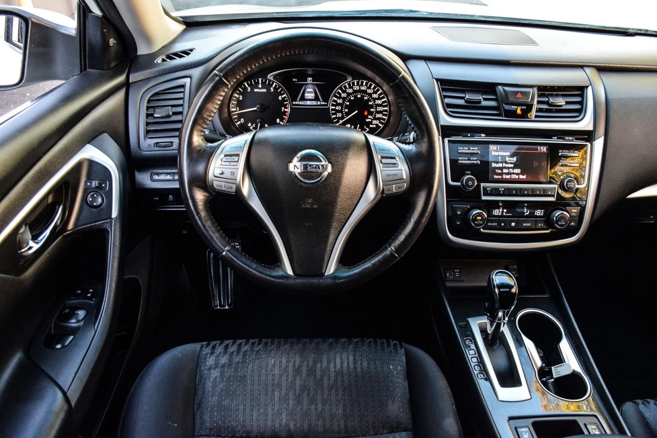 2018 Nissan Altima 2.5 SV SUNROOF AS IS SPECIAL Photo