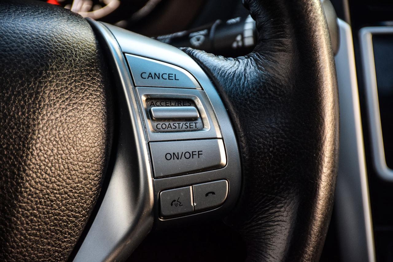 2018 Nissan Altima 2.5 SV SUNROOF AS IS SPECIAL Photo