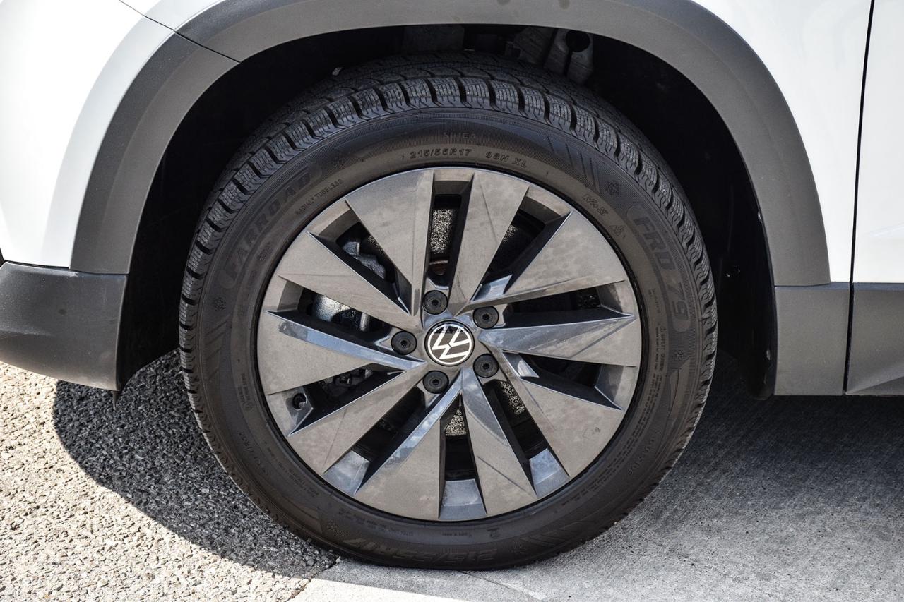 2024 Volkswagen Taos Comfortline PANO ROOF DIGITAL DASH ADAPTIVE CRUISE Photo