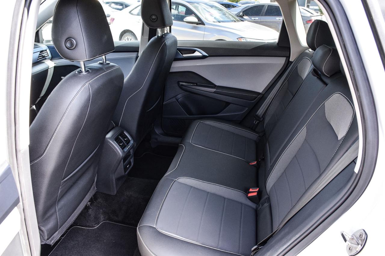 2024 Volkswagen Taos Comfortline PANO ROOF DIGITAL DASH ADAPTIVE CRUISE Photo