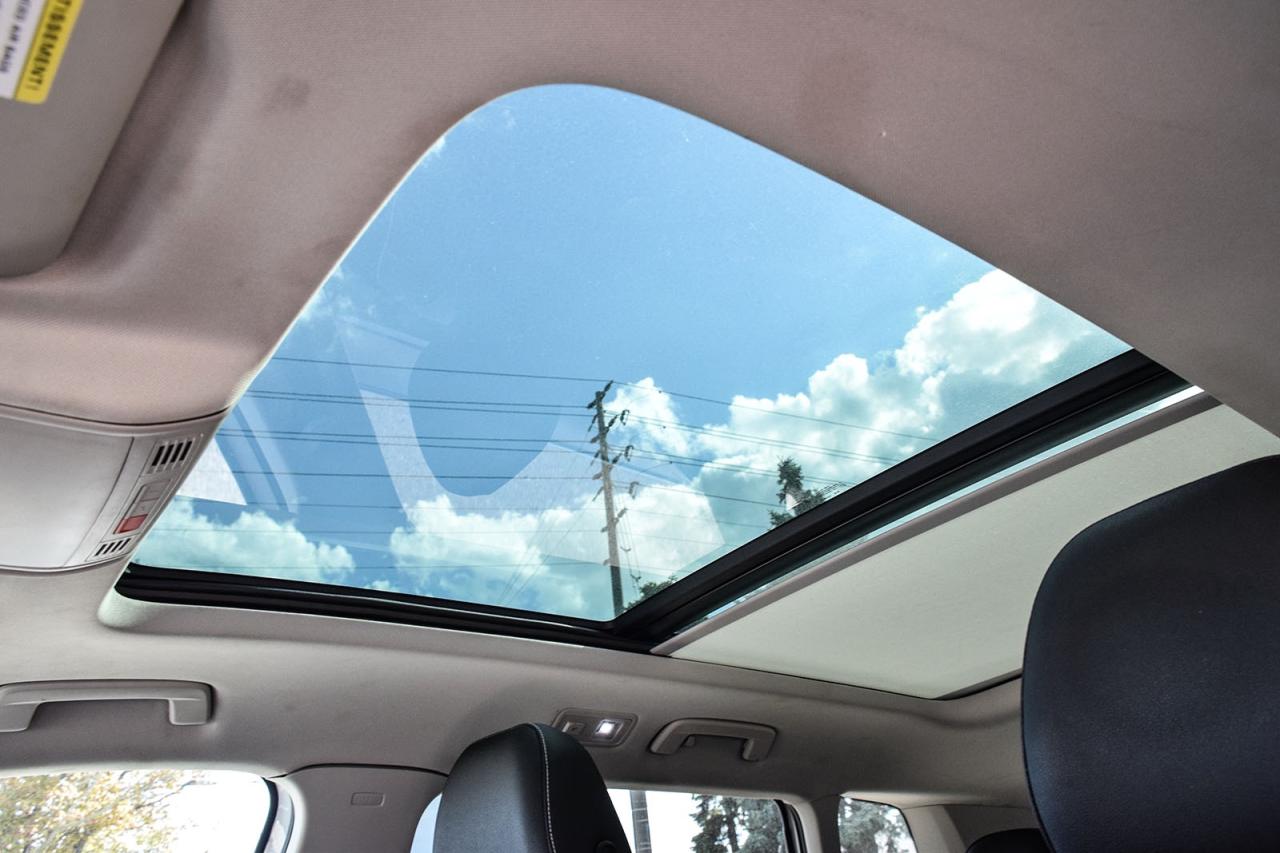 2024 Volkswagen Taos Comfortline PANO ROOF DIGITAL DASH ADAPTIVE CRUISE Photo