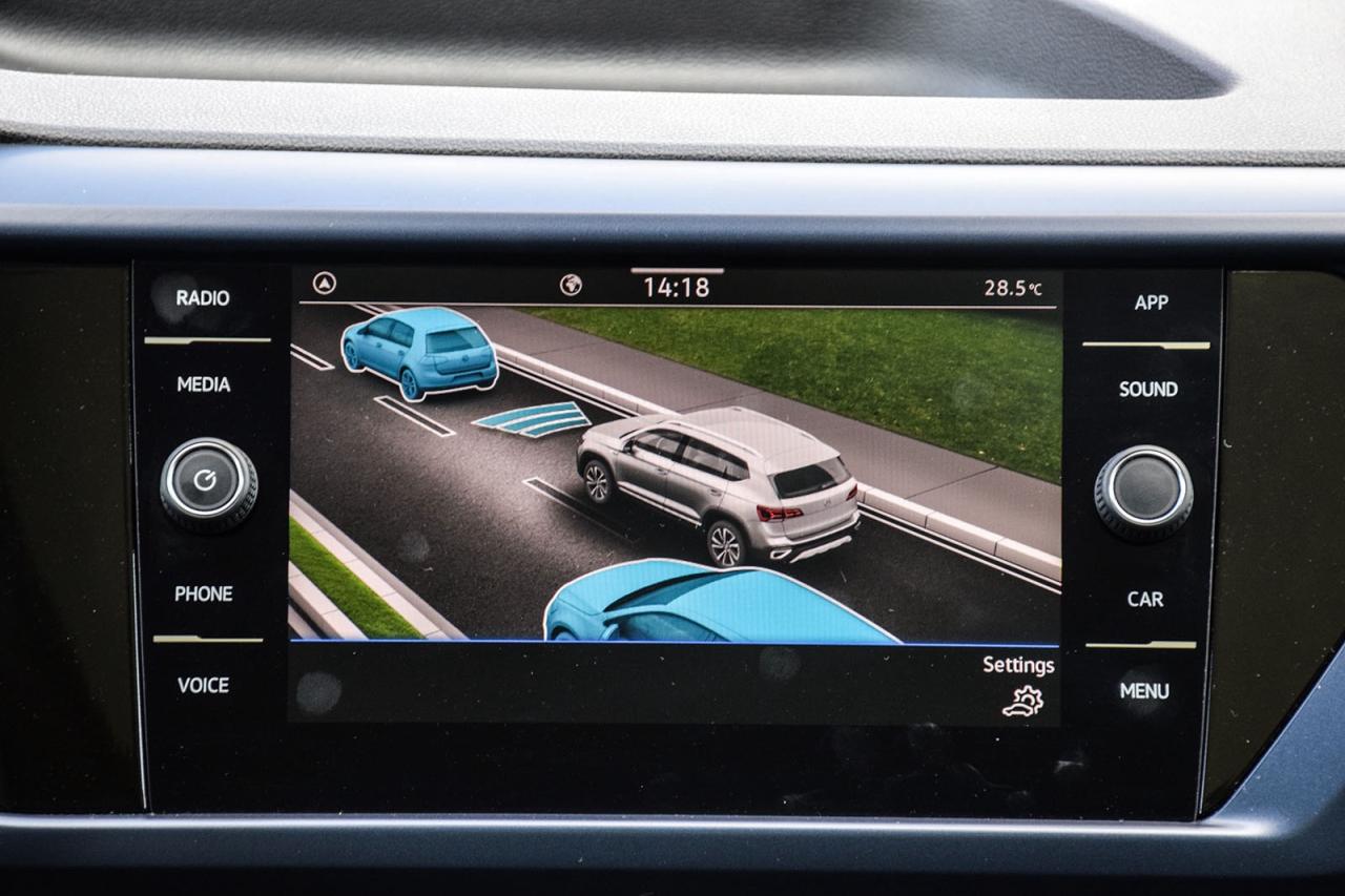 2024 Volkswagen Taos Comfortline PANO ROOF DIGITAL DASH ADAPTIVE CRUISE Photo