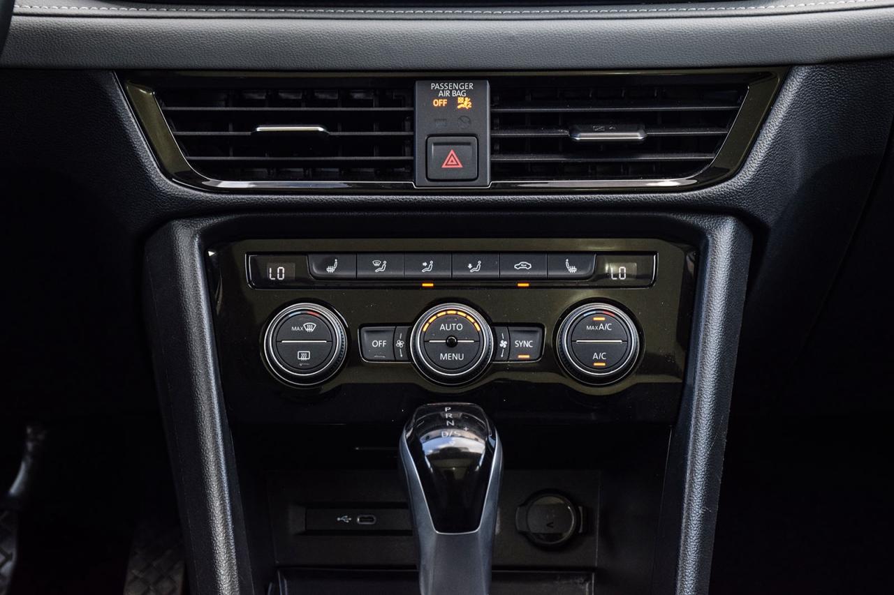 2024 Volkswagen Taos Comfortline PANO ROOF DIGITAL DASH ADAPTIVE CRUISE Photo