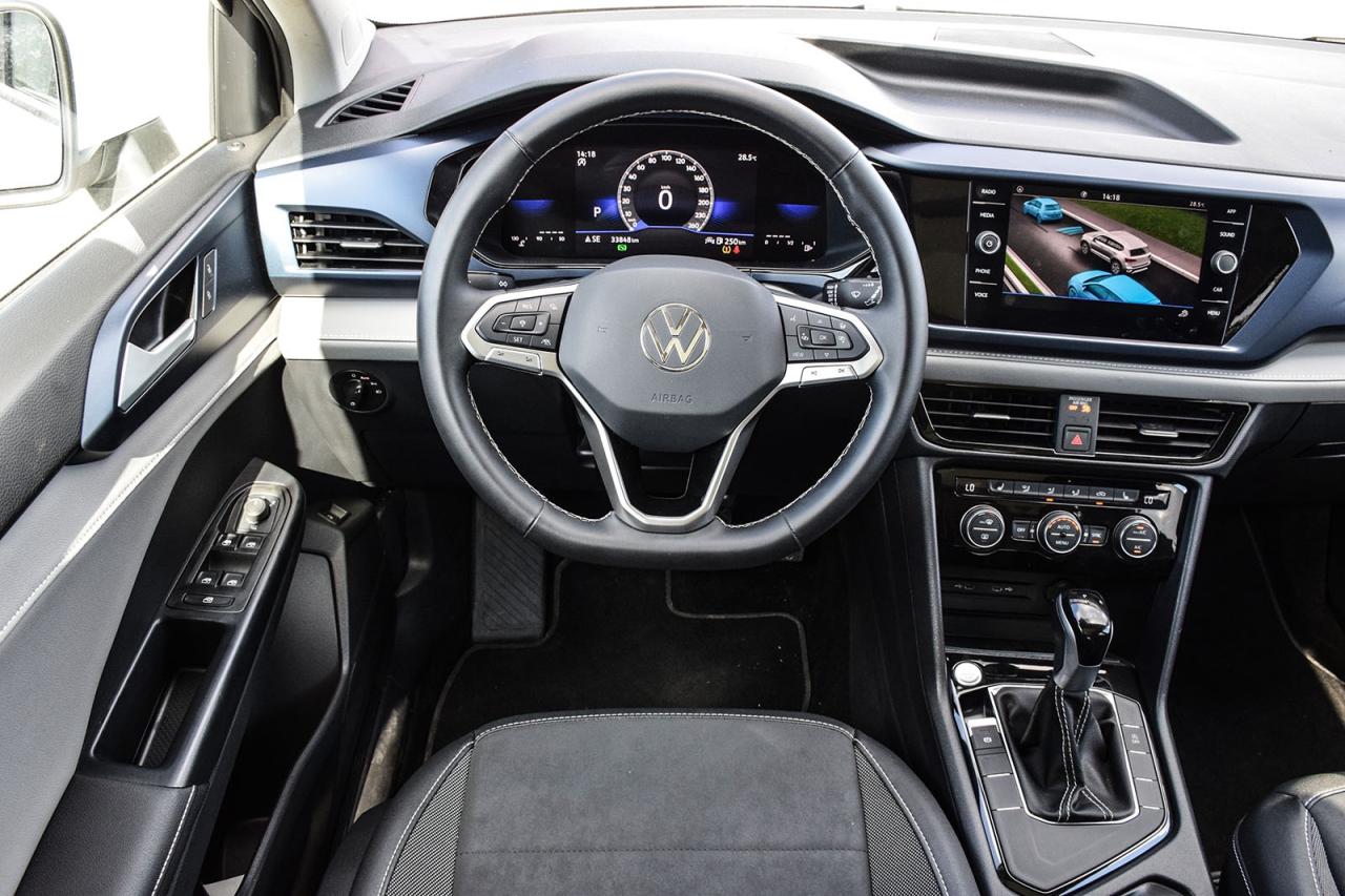 2024 Volkswagen Taos Comfortline PANO ROOF DIGITAL DASH ADAPTIVE CRUISE Photo