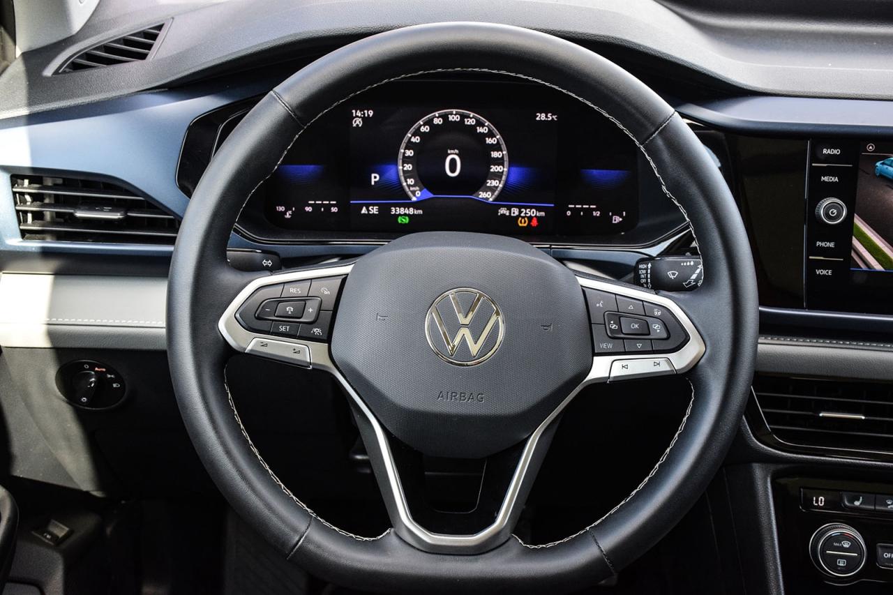 2024 Volkswagen Taos Comfortline PANO ROOF DIGITAL DASH ADAPTIVE CRUISE Photo