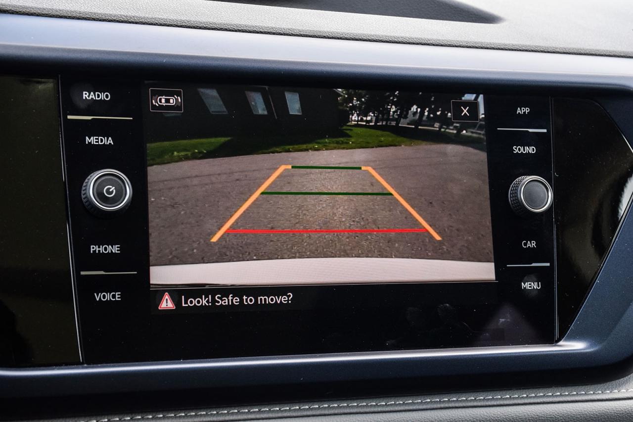 2024 Volkswagen Taos Comfortline PANO ROOF DIGITAL DASH ADAPTIVE CRUISE Photo